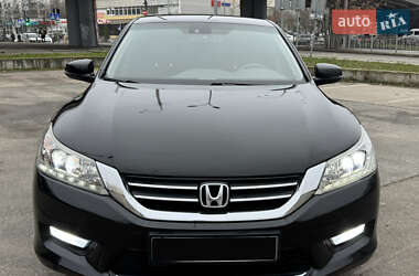 Седан Honda Accord 2013 в Києві