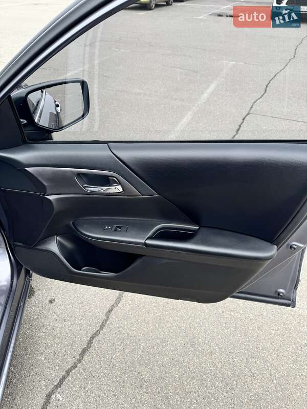 Седан Honda Accord 2015 в Киеве фото 22 Седан Honda Accord 2015 в Киеве