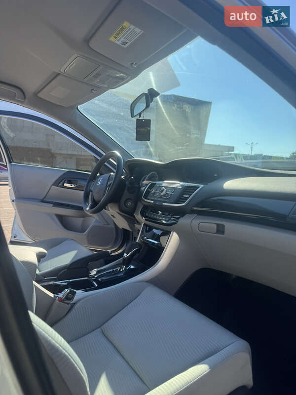 Седан Honda Accord 2017 в Житомирі