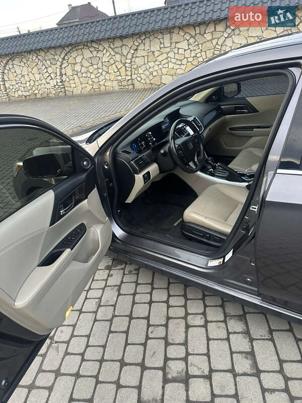 Седан Honda Accord 2016 в Львове