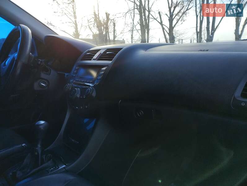 Седан Honda Accord 2004 в Бурині