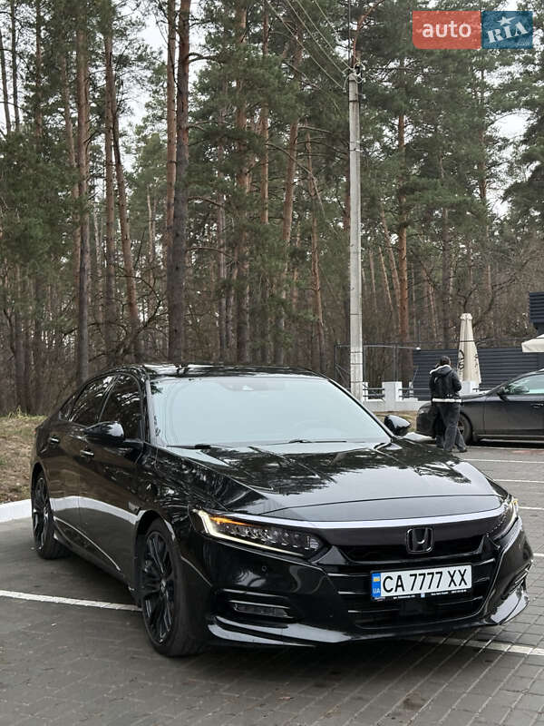 Седан Honda Accord 2018 в Черкасах