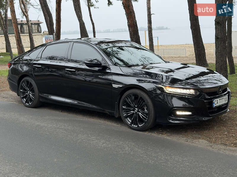 Седан Honda Accord 2018 в Черкасах