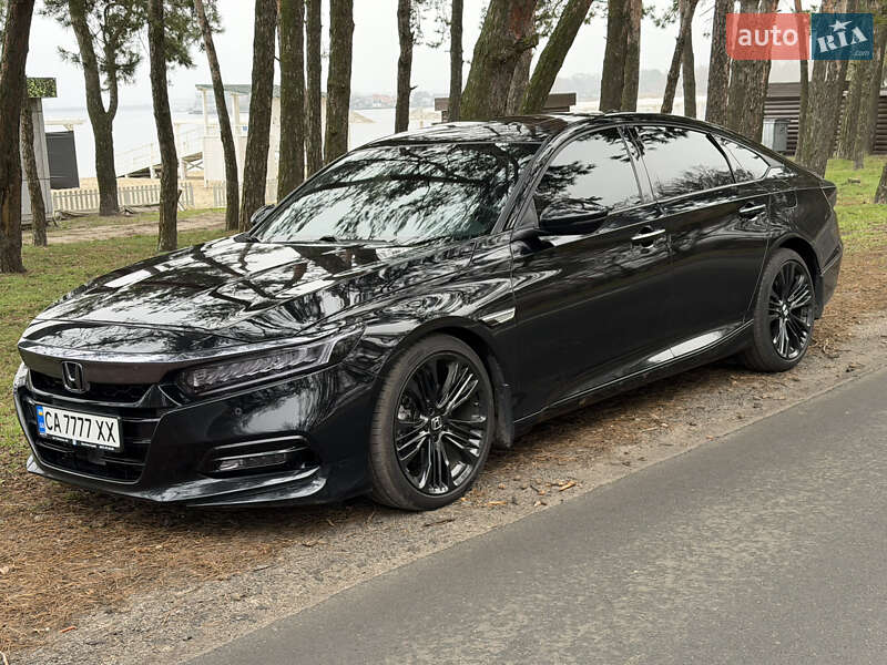 Седан Honda Accord 2018 в Черкасах