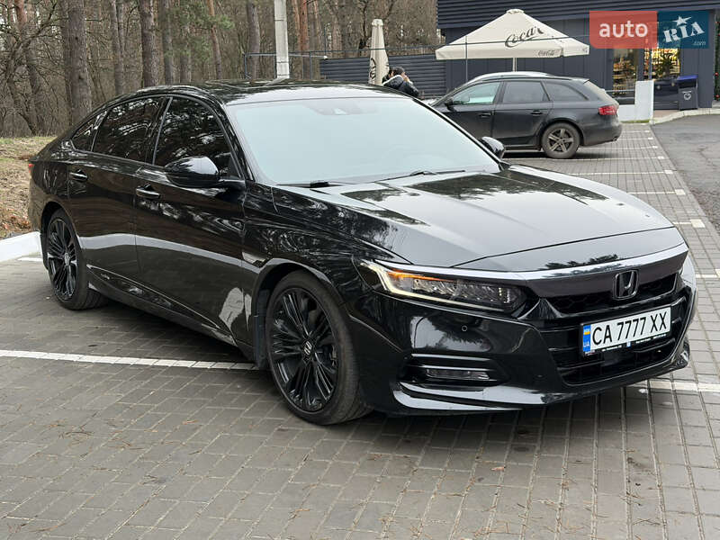 Седан Honda Accord 2018 в Черкасах