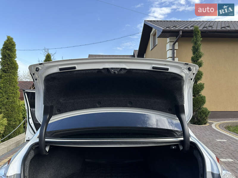 Седан Honda Accord 2013 в Косові