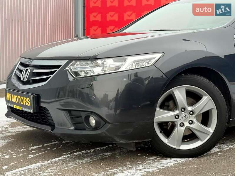 Седан Honda Accord 2011 в Києві