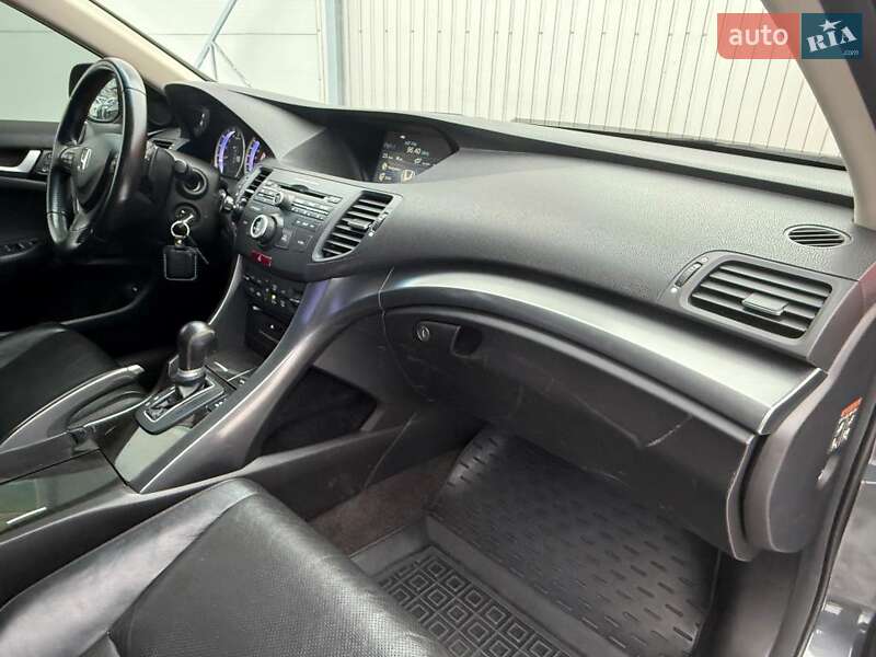 Седан Honda Accord 2011 в Києві