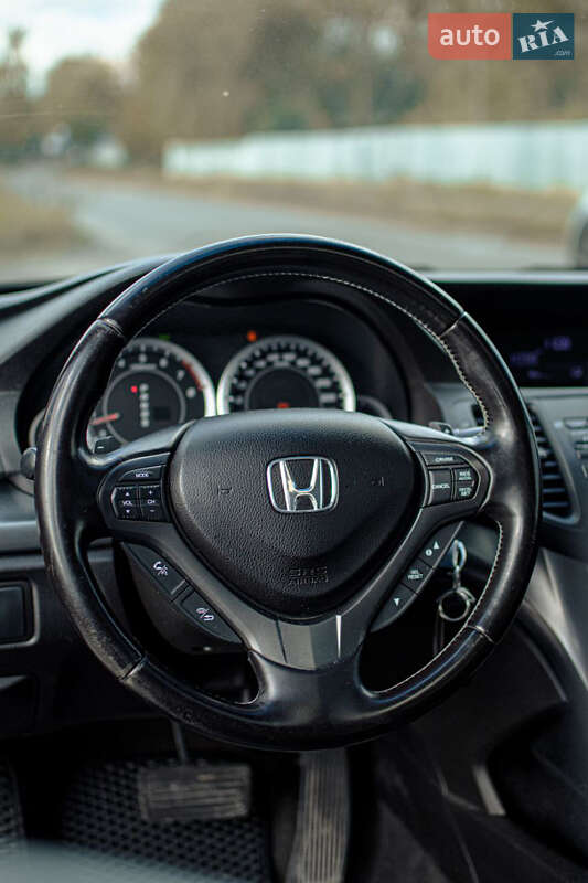 Седан Honda Accord 2012 в Львові