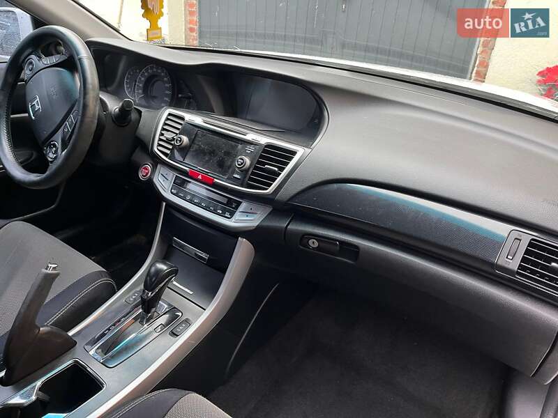 Седан Honda Accord 2013 в Запоріжжі