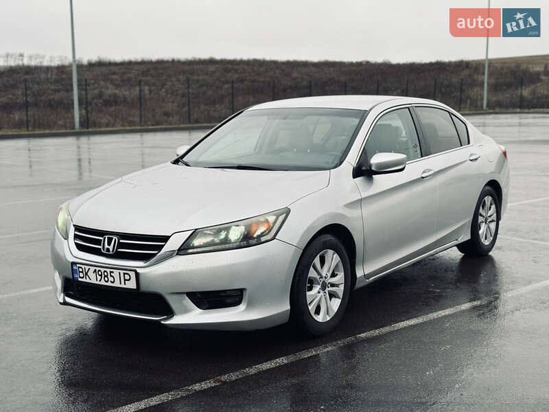 Седан Honda Accord 2014 в Ровно