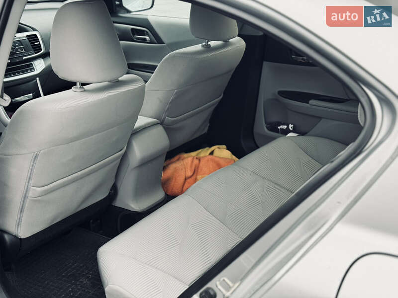 Седан Honda Accord 2014 в Ровно