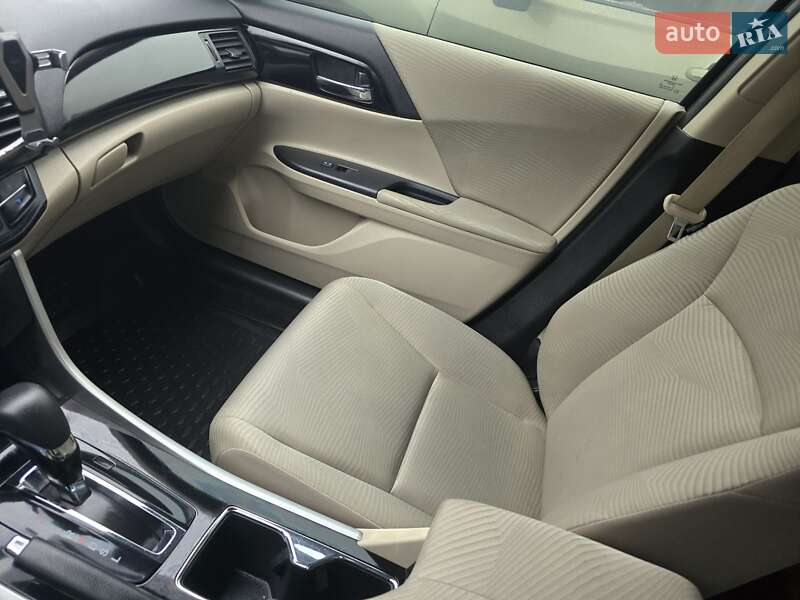 Седан Honda Accord 2017 в Киеве