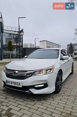 Седан Honda Accord 2015 в Ужгороде
