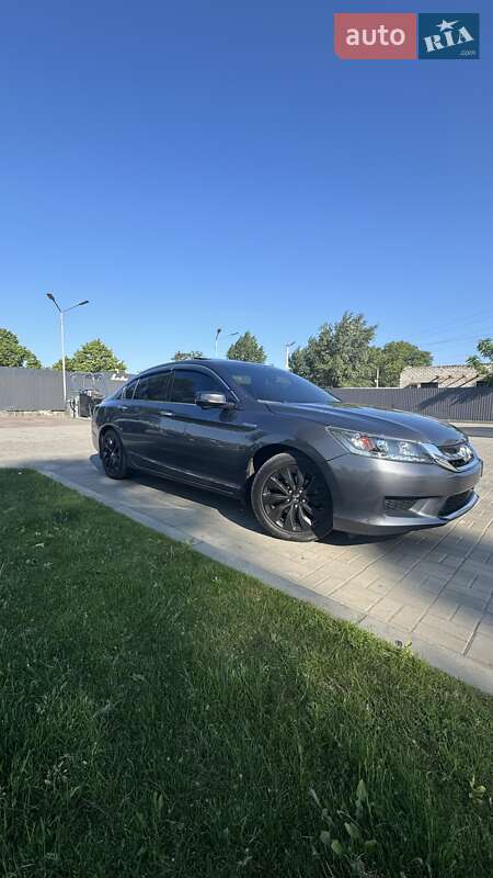 Седан Honda Accord 2015 в Днепре