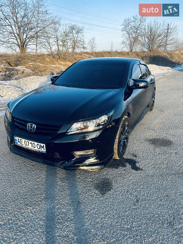 Седан Honda Accord 2013 в Днепре