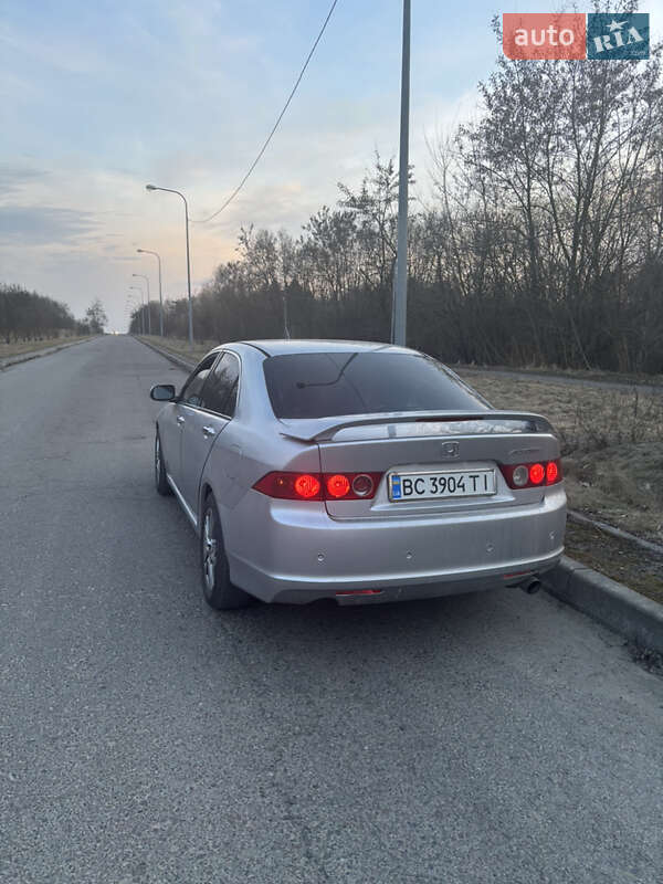 Седан Honda Accord 2005 в Новояворовске