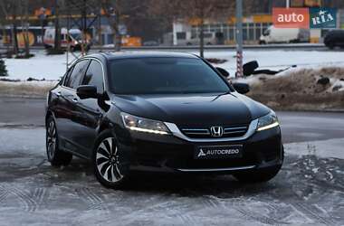Седан Honda Accord 2014 в Киеве