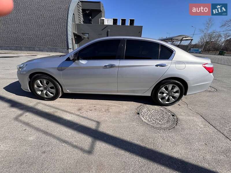 Седан Honda Accord 2013 в Днепре