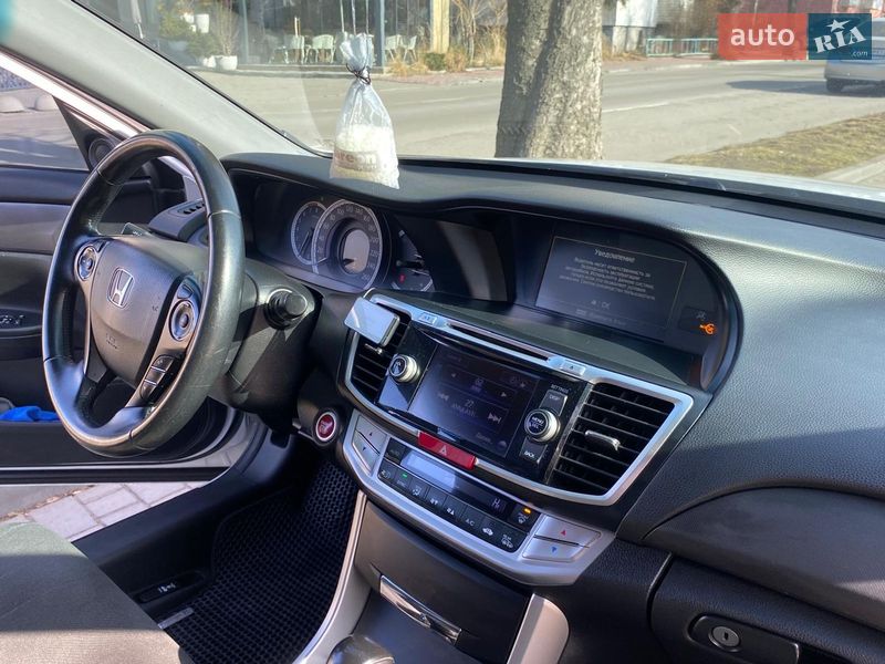 Седан Honda Accord 2013 в Киеве
