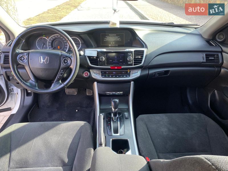 Седан Honda Accord 2013 в Киеве