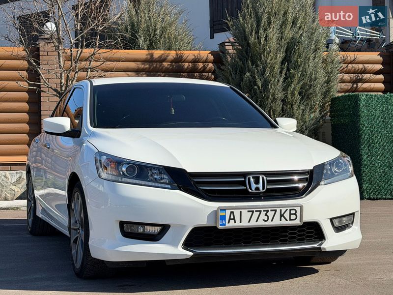 Седан Honda Accord 2014 в Киеве