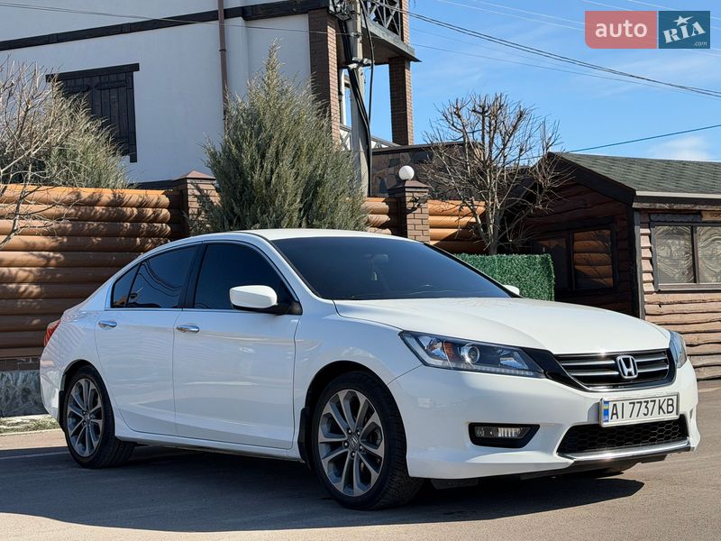 Седан Honda Accord 2014 в Киеве