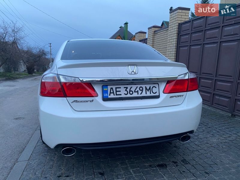 Седан Honda Accord 2013 в Днепре