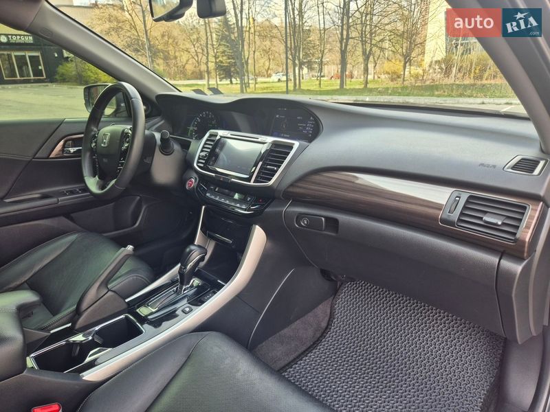 Седан Honda Accord 2016 в Днепре