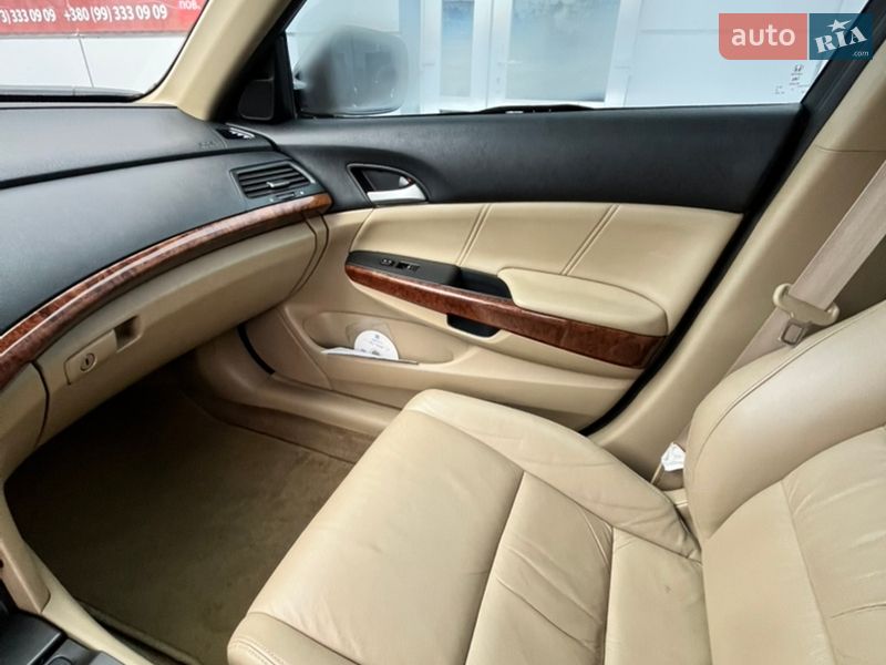 Седан Honda Accord 2012 в Києві