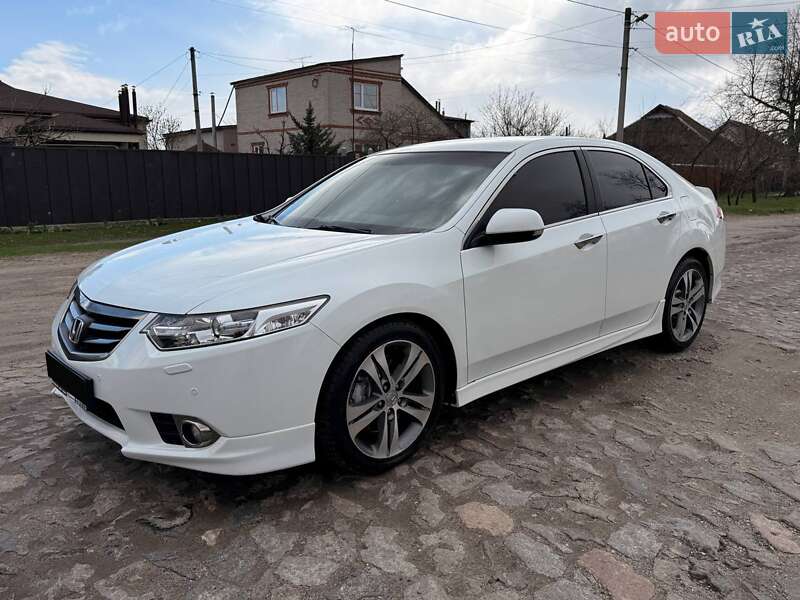 Седан Honda Accord 2012 в Охтирці