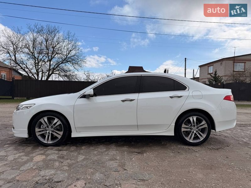 Седан Honda Accord 2012 в Охтирці