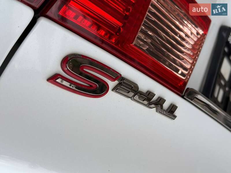 Седан Honda Accord 2012 в Охтирці