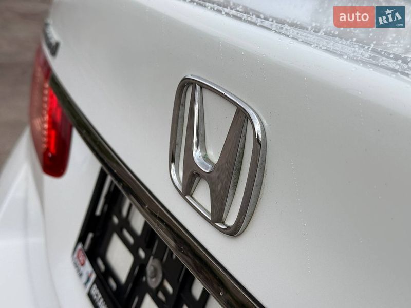 Седан Honda Accord 2012 в Охтирці