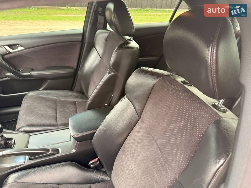 Седан Honda Accord 2012 в Охтирці