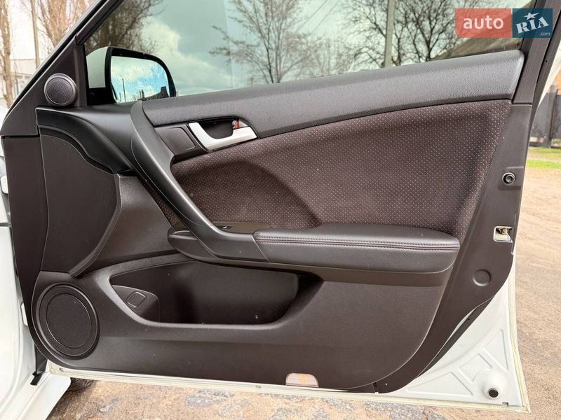 Седан Honda Accord 2012 в Охтирці