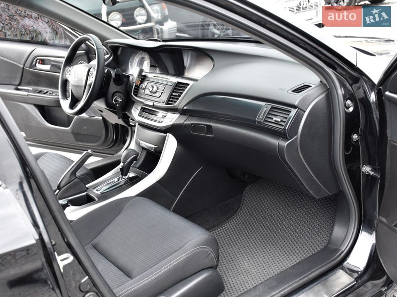 Седан Honda Accord 2014 в Дрогобичі