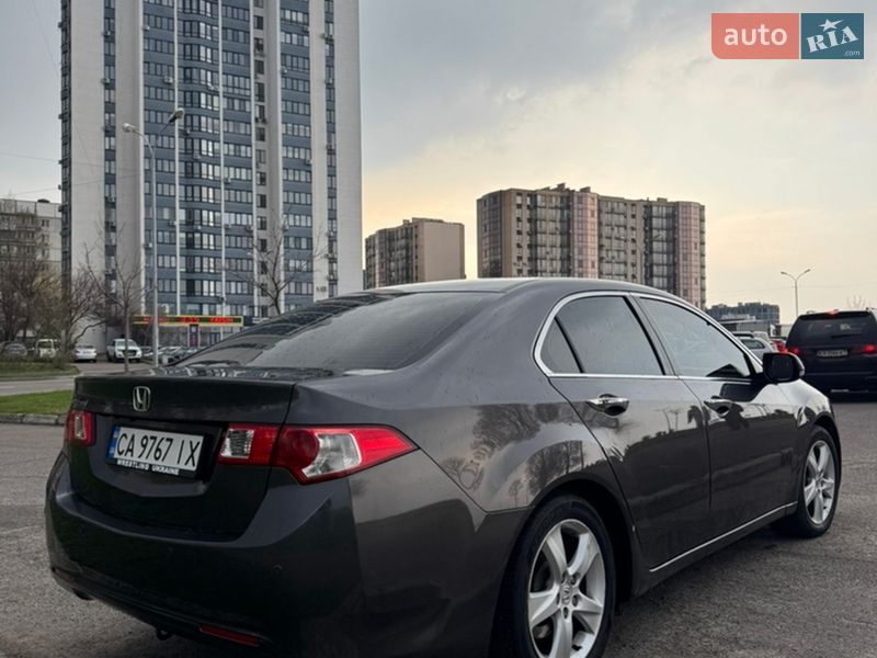 Седан Honda Accord 2010 в Черкассах