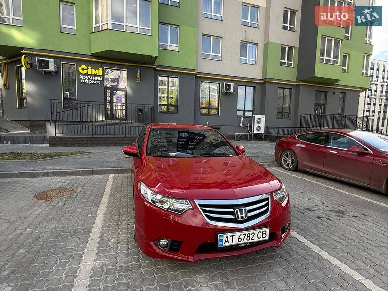 Седан Honda Accord 2012 в Ивано-Франковске