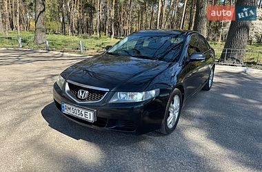 Седан Honda Accord 2004 в Києві