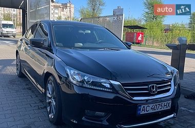 Седан Honda Accord 2015 в Луцке