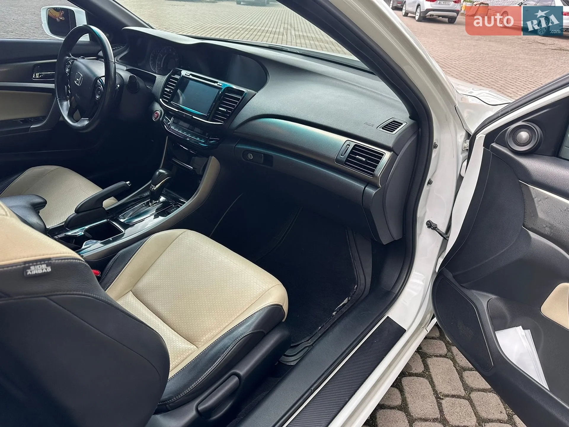 2017 Honda Accord - мініатюра 19