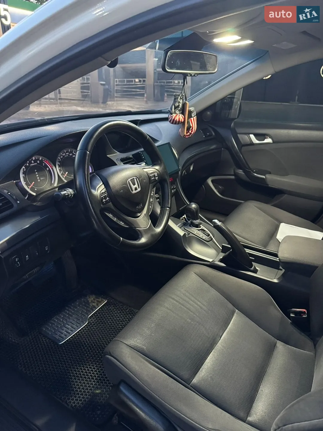 2011 Honda Accord - мініатюра 11