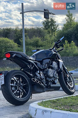 Мотоцикл Без обтекателей (Naked bike) Honda CB 1000R 2022 в 
