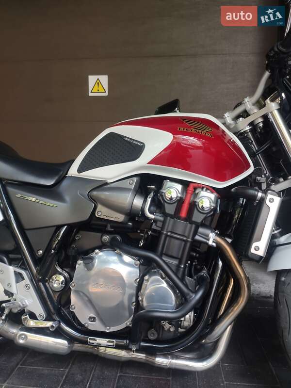 Мотоцикл Без обтікачів (Naked bike) Honda CB 1300 2008 в Києві фото 4 Мотоцикл Без обтікачів (Naked bike) Honda CB 1300 2008 в Києві