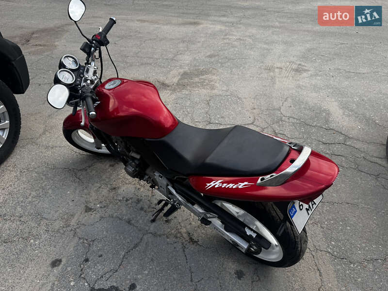 Мотоцикл Классик Honda CB 250F Hornet 2005 в Броварах
