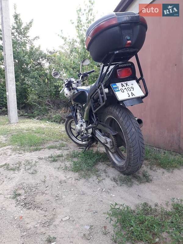 Спортбайк Honda CB 250F Hornet 1996 в Харькове