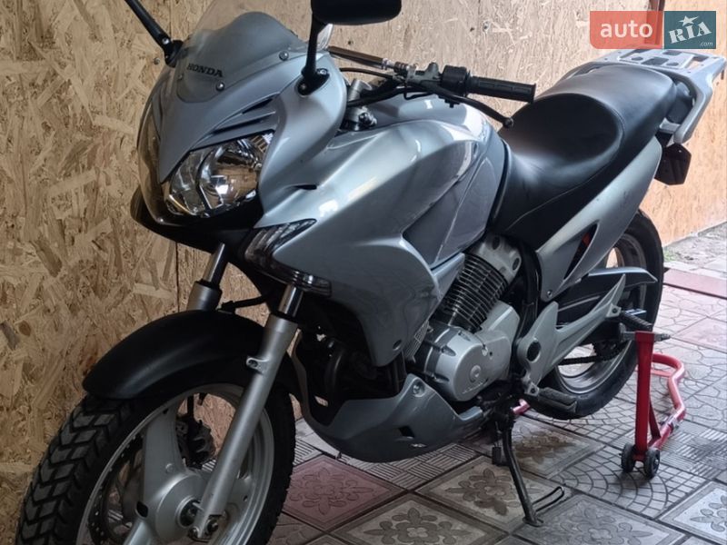 Мотоцикл Туризм Honda CB 250R 2011 в Изюме