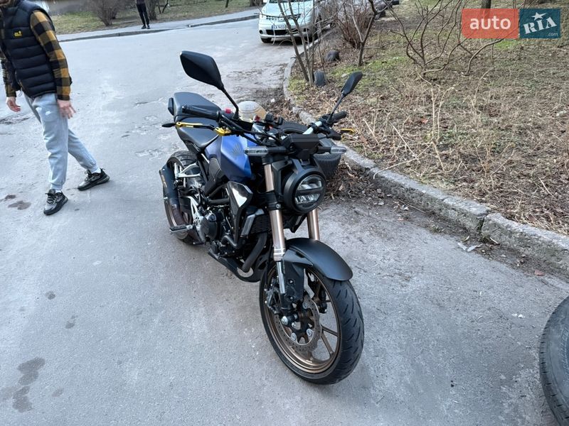 Мотоцикл Без обтекателей (Naked bike) Honda CB 300F 2020 в Киеве фото 17 Мотоцикл Без обтекателей (Naked bike) Honda CB 300F 2020 в Киеве