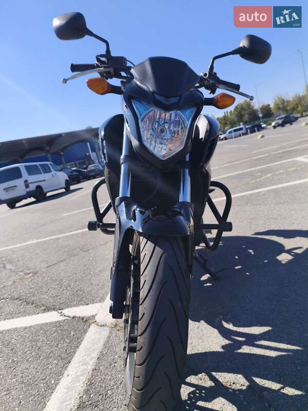 Мотоцикл Без обтекателей (Naked bike) Honda CB 400F 2014 в Одессе фото 4 Мотоцикл Без обтекателей (Naked bike) Honda CB 400F 2014 в Одессе